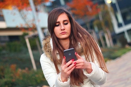 Trys žingsniai, padėsiantys atsikratyti priklausomybės nuo telefono