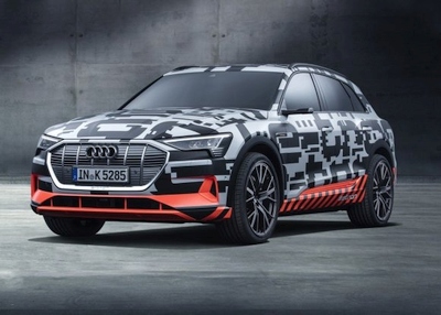 „Audi“ planuoja 2025 metais parduoti 800 tūkst. elektrinių automobilių