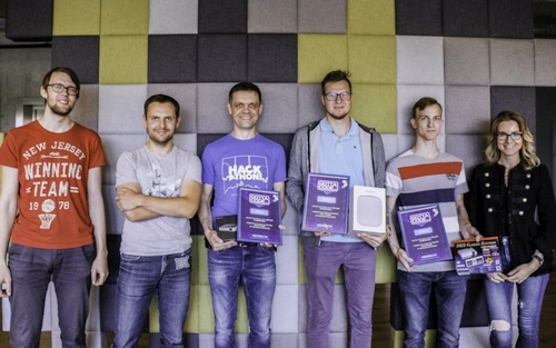 Iššūkis programuotojams: pergalę atnešė bemiegės naktys ir sportinis azartas Iššūkis programuotojams: pergalę atnešė bemiegės naktys ir sportinis azartas