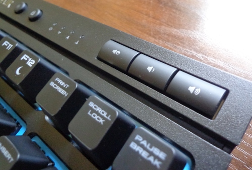 „Corsair K63 Wireless“ apžvalga „Corsair K63 Wireless“ apžvalga