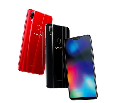 „Vivo Z1i“ pirkėjus vilios ekranu su išpjova ir dviguba kamera