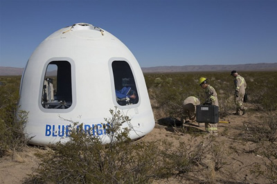 „New Shepard“ kapsulėje telpa 6 keleiviai, piloto jai nereikia