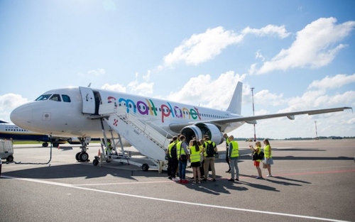 „Small Planet Airlines“ neigė versijas apie lėktuvų senumą