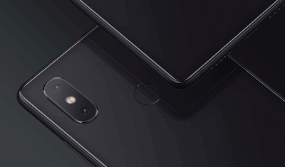„Xiaomi“ pristatė padidintos talpos „Mi 8 SE“ ir „Redmi Note 5“ modelius