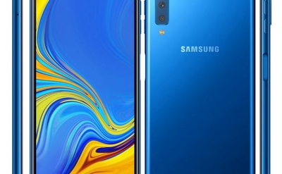 „Samsung Galaxy A7 (2018)“ – triguba kamera ir pirštų atspaudų jutiklis šone „Samsung Galaxy A7 (2018)“ – triguba kamera ir pirštų atspaudų jutiklis šone