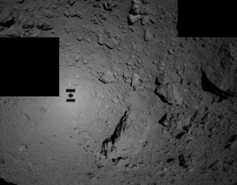 Įvyko bandymas nusileisti ant asteroido – kol kas nežinoma, ar jis sėkmingas