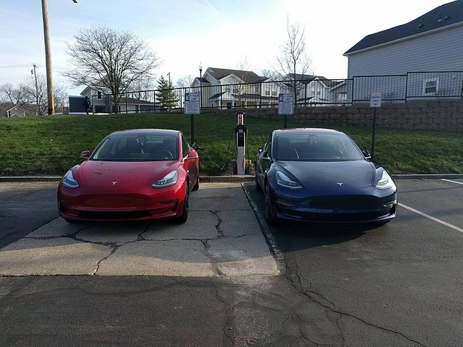 „Tesla“ imasi gaminti autovežius – demonstruoja prastą planavimą? „Tesla“ imasi gaminti autovežius – demonstruoja prastą planavimą?