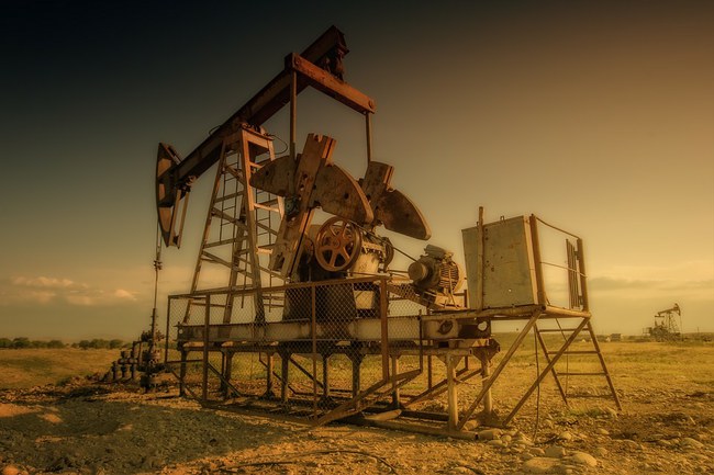 „OPEC“ skelbia neįtikėtinas prognozes apie milžinišką naftos poreikį