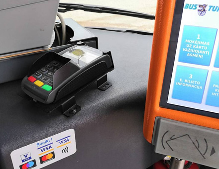 Šiauliečiai pirmieji Lietuvoje gali atsiskaityti kortelėmis miesto autobusuose, lengvėja aklųjų ir silpnaregių kelionės Šiauliečiai pirmieji Lietuvoje gali atsiskaityti kortelėmis miesto autobusuose, lengvėja aklųjų ir silpnaregių kelionės