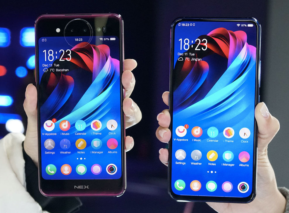 „Vivo NEX Dual Display Edition“ anonsas: du ekranai ir trys kameros