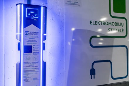 Vilniuje bus įrengta apie 60 elektromobilių įkrovimo stotelių Vilniuje bus įrengta apie 60 elektromobilių įkrovimo stotelių