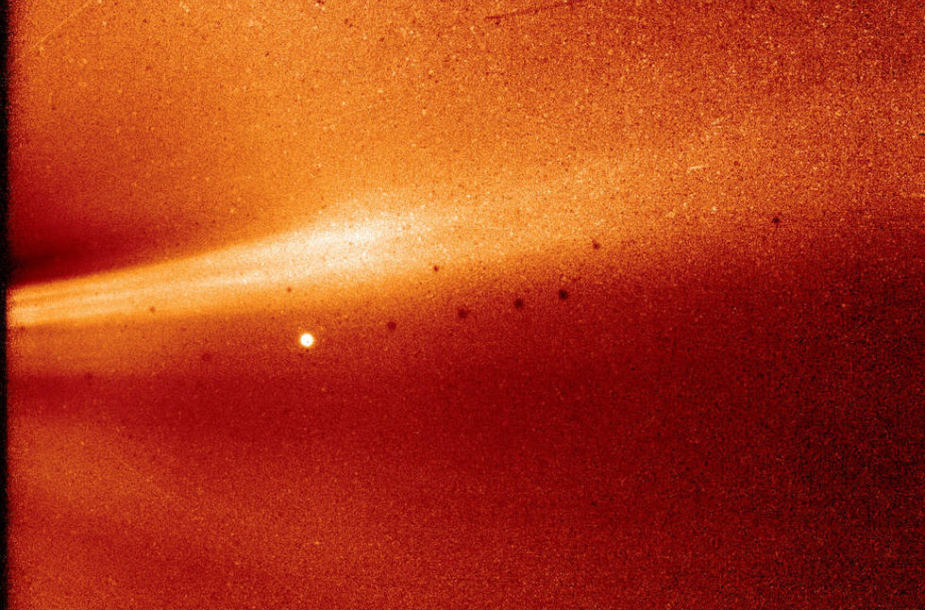 NASA gavo pirmąją nuotrauką iš Saulės vainiko vidaus NASA gavo pirmąją nuotrauką iš Saulės vainiko vidaus