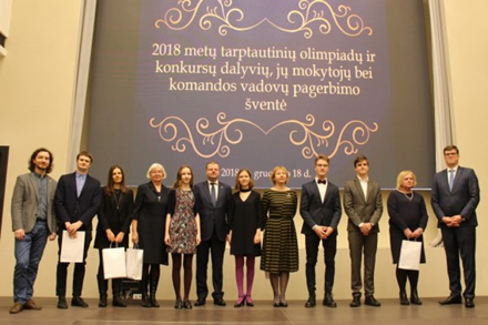 Apdovanoti mokiniai, garsinantys Lietuvos vardą tarptautiniuose konkursuose ir olimpiadose