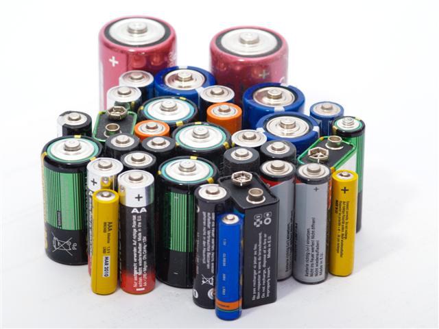 Ar galėtumėte atspėti, kada buvo sukurtos šiandien mūsų dažniausiai naudojamos baterijos?