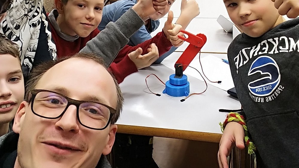 Šilutėje robotų mokyklą įkūręs iš Švedijos grįžęs programuotojas – tarp nominantų „Globalios Lietuvos apdovanojimuose“