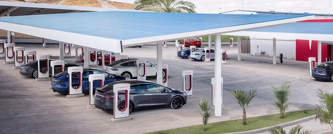 Į Europą atkeliauja elektromobilių įkrovimo tinklas „Supercharger Į Europą atkeliauja elektromobilių įkrovimo tinklas „Supercharger