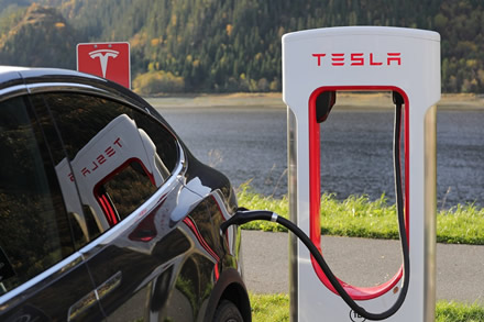 „Tesla“ automobilių stabdžių prižiūrėti nereikės? „Tesla“ automobilių stabdžių prižiūrėti nereikės?