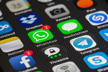 „Apple“ subombardavo „Facebook“ ir „Google“ už sąžinės neturėjimą „Apple“ subombardavo „Facebook“ ir „Google“ už sąžinės neturėjimą