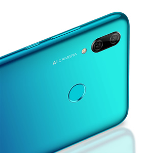 „Huawei P smart + 2019“ tapo prieinamiausiu kompanijos išmaniuoju telefonu, turinčiu trigubą kamerą „Huawei P smart + 2019“ tapo prieinamiausiu kompanijos išmaniuoju telefonu, turinčiu trigubą kamerą