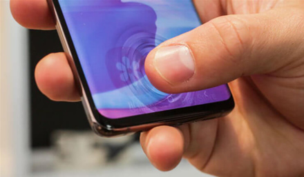 „Samsung“ pasiryžo toliau tobulinti „Galaxy S10“ ultragarsinį pirštų antspaudų skaitytuvą „Samsung“ pasiryžo toliau tobulinti „Galaxy S10“ ultragarsinį pirštų antspaudų skaitytuvą