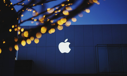 Naujieji „iPhone“ kenčia dėl netikėtos Steve‘o Jobso klaidos
