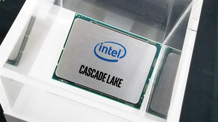 „Intel“ išleidžia 56 branduolių procesorius serveriams „Intel“ išleidžia 56 branduolių procesorius serveriams