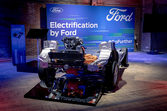 „Ford“ modelių revoliucija: įelektrinta