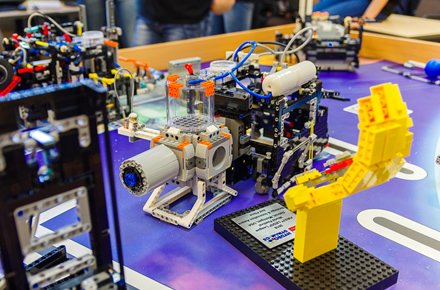 Kauno Jėzuitų gimnazijos robotų laukas Kauno Jėzuitų gimnazijos robotų laukas