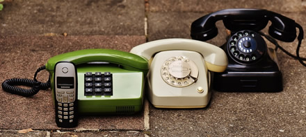 Ydingas lietuvių įprotis: senus telefonus laiko stalčiuose