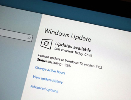 „Microsoft“ pradeda platinti „Windows 10 1903“ atnaujinimą