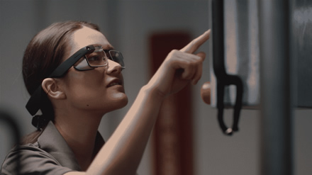 „Google Glass“ prisikėlė: „Google“ paskelbė apie naują verslui skirtą versiją „Google Glass“ prisikėlė: „Google“ paskelbė apie naują verslui skirtą versiją