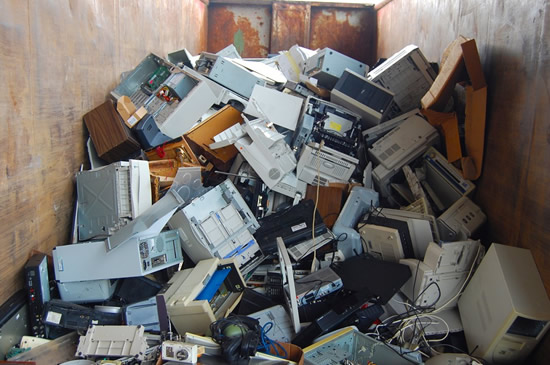 Sostinės savivaldybė: 5 tonos senos kompiuterinės įrangos – ne atliekos, o žaliava