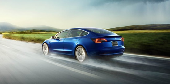 „Model 3“ elektromobilis © „Tesla“