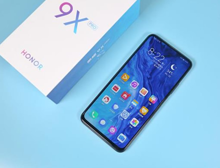 Pristatyti subalansuoti vidutiniokai „Honor 9X“ ir „Honor 9X Pro“