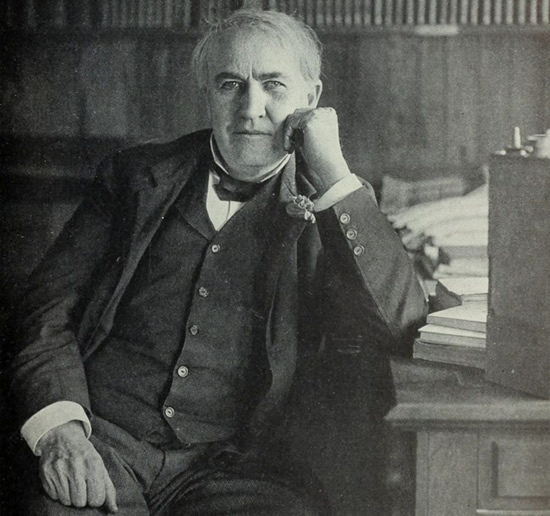 Tomas Edisonas kartais miegodavo su plieniniais rutuliais rankose.© commons.wikimedia.org