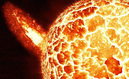 Mokslininkai laboratorijoje sukūrė „miniatiūrinę Saulę“ ir patys nustebo, kai ji ėmė šaudyti plazma
