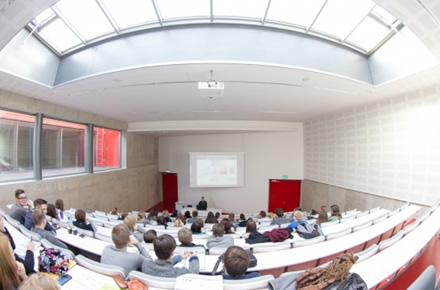 Prasideda papildomas priėmimas į universitetus ir kolegijas Prasideda papildomas priėmimas į universitetus ir kolegijas