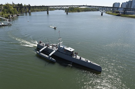 „Sea Hunter“ – kol kas pažangiausias karinio laivo be įgulos prototipas pasaulyje.© Office of Naval Research (CC BY 2.0) | commons.wikimedia.org