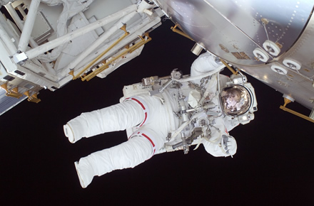 NASA tiria galimai pirmąjį nusikaltimą kosmose NASA tiria galimai pirmąjį nusikaltimą kosmose