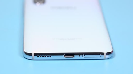 „Meizu 16s Pro“: galinga geležis ir triguba kamera „Meizu 16s Pro“: galinga geležis ir triguba kamera