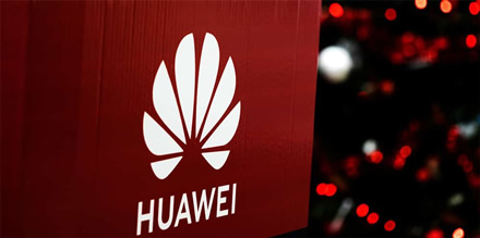 JAV grasina nubausti sąjungininkus, jei jie įsigys 5G įrangą iš „Huawei“
