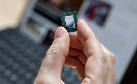 „Microsoft“ grįžta į rinką su savo procesoriumi „Microsoft“ grįžta į rinką su savo procesoriumi