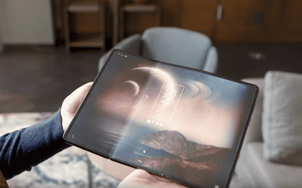 Galvojate, kad jau matėte viską? TCL pademonstravo įspūdingą sulenkiamą telefoną Galvojate, kad jau matėte viską? TCL pademonstravo įspūdingą sulenkiamą telefoną