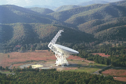 Grynbanko radioteleskopas yra didžiausias tokio tipo vairuojamas teleskopas pasaulyje © NRAO/AUI (CC BY 3.0) | commons.wikimedia.org Grynbanko radioteleskopas yra didžiausias tokio tipo vairuojamas teleskopas pasaulyje © NRAO/AUI (CC BY 3.0) | commons.wikimedia.org