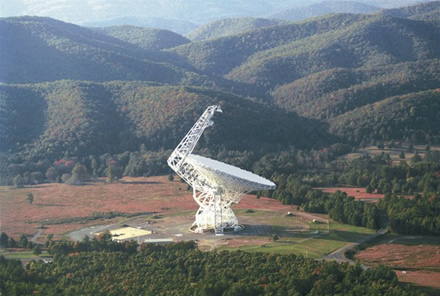 Grynbanko radioteleskopas yra didžiausias tokio tipo vairuojamas teleskopas pasaulyje © NRAO/AUI (CC BY 3.0) | commons.wikimedia.org