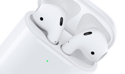 Kaip nustatyti ir pajungti 2-os kartos „AirPods“ ausines