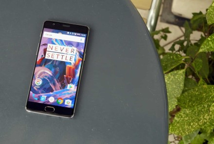 2016 metais išleisti „OnePlus“ telefonai gavo paskutinius „Android“ atnaujinimus