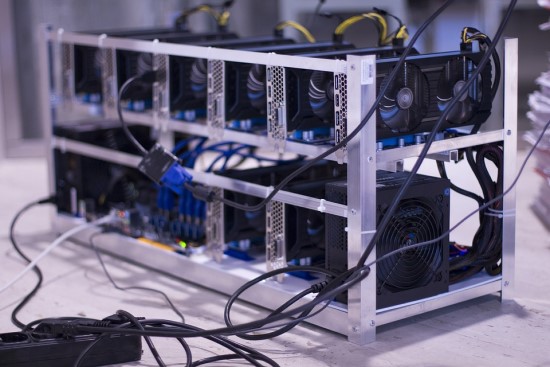 Įvertino kriptovaliutų poveikį aplinkai: kasant vieną bitkoiną, žala prilygo jo finansinei vertei Įvertino kriptovaliutų poveikį aplinkai: kasant vieną bitkoiną, žala prilygo jo finansinei vertei