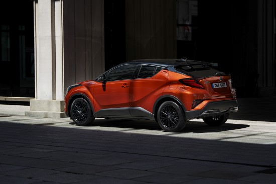 Naujojo „Toyota C-HR“ staigmena – 184 AG hibridinė sistema