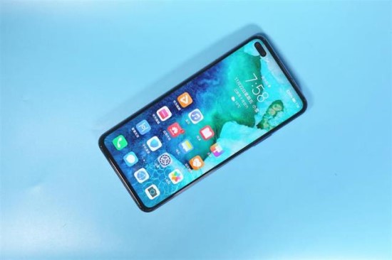 „Honor V30“ ir „Honor V30 Pro“: dėmesys fotoaparatams ir 5G